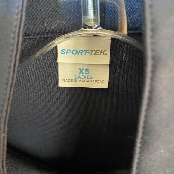 Sunshirt from Ocala - Ladies XS. Plain front and back. Embroidered on sleeve. - Picture 3 of 3